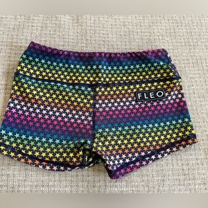 FLEO. CROSSFIT SHORT rainbow stars low rise XS 2” inseam